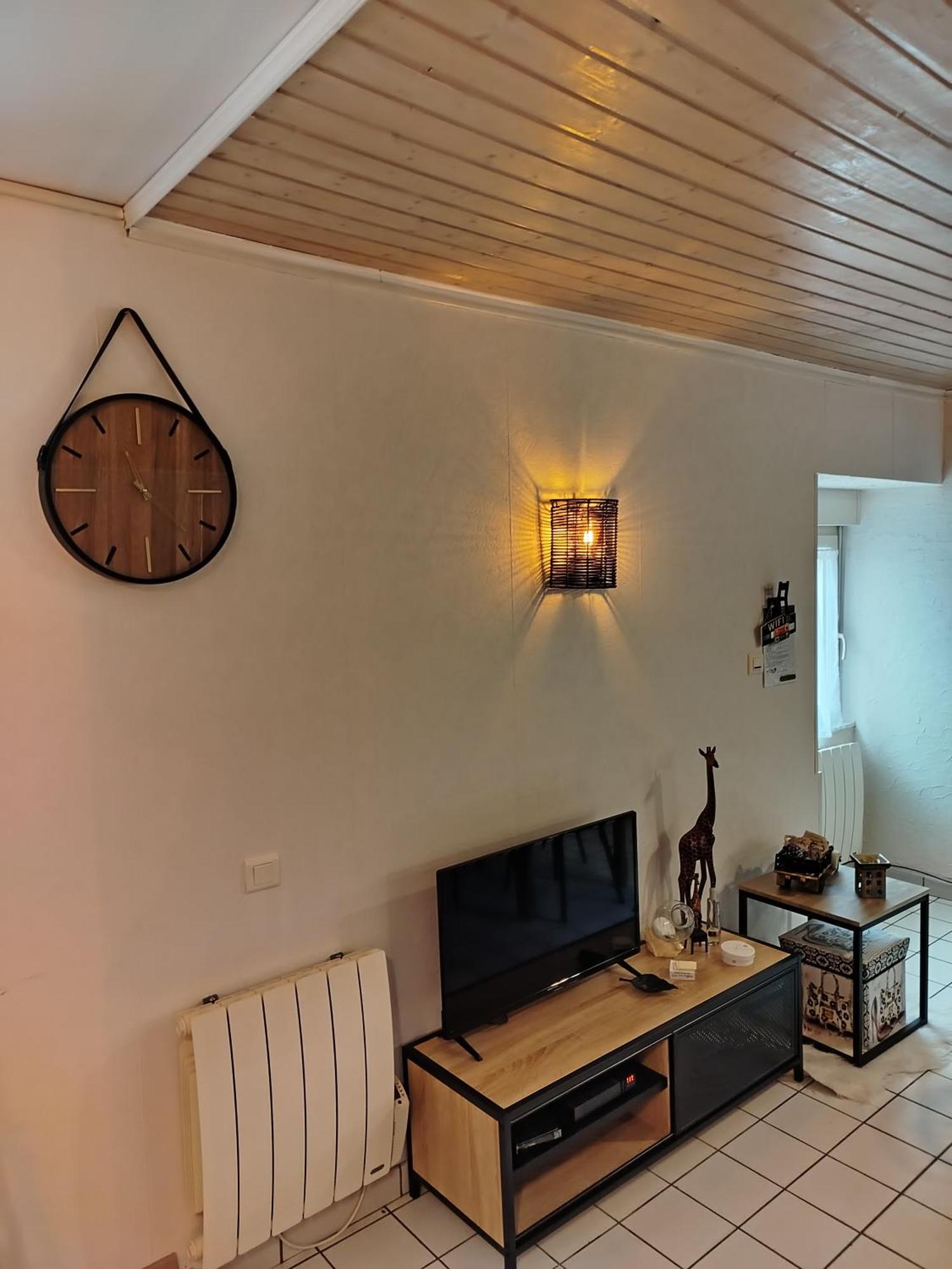 Maison De Village Appartement Rdc Avec Terrasse Gy Luaran gambar